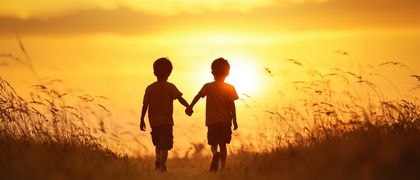 Символизирует крепкую дружбу и поддержку, которую друзья оказывают друг другу. Настоящая дружба